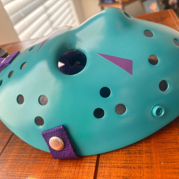 Handmade Jason Vorhees Mask - Picture 3 of 5